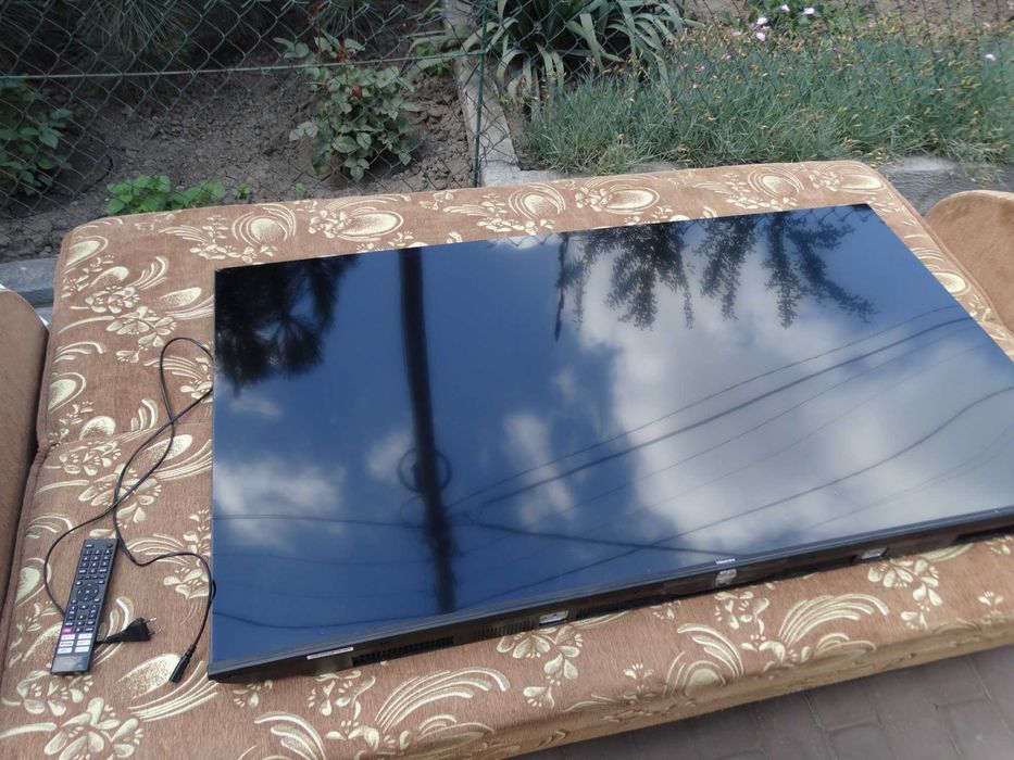 Hisense 65A63H (65") — На запчасти / Под восстановление (Разбита матрица)