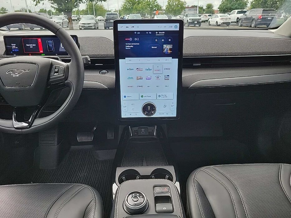 Ford Mustang Mach-E Premium      2023