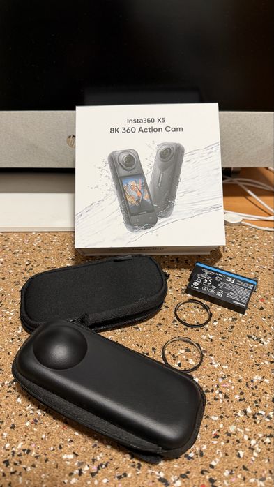 Câmera Insta360 X5