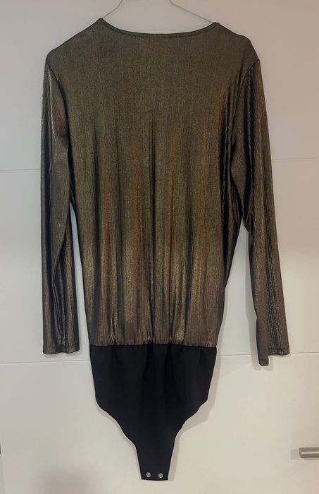 Body dourado L (ótimo estado)