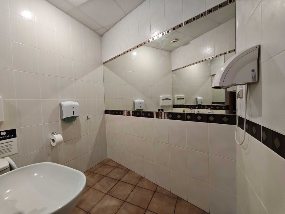 Продаж приміщення з окремим входом вул.Велика Житомирська 29-Б