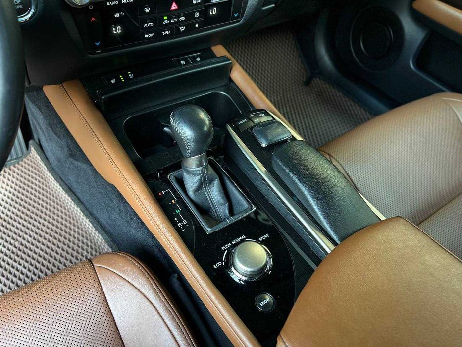 Lexus GS Офіціал 2013