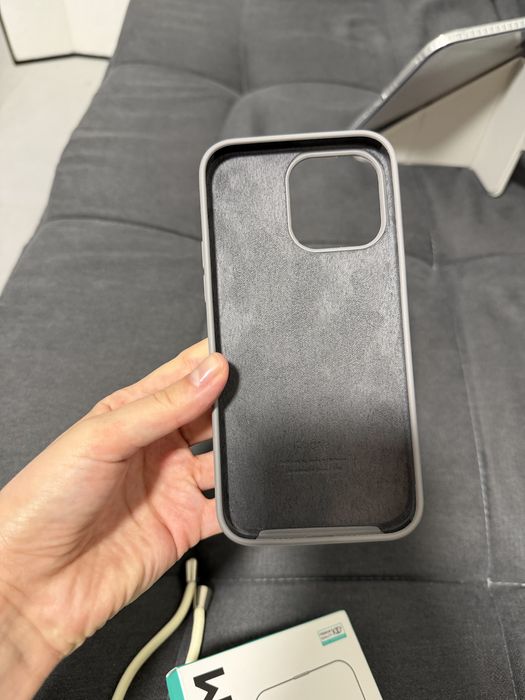 2 силіконові чохли та 2 захисне скло для iphone 14 pro max