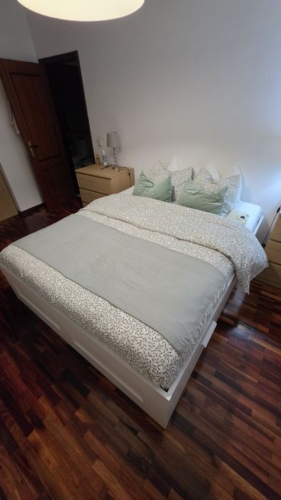 Cama de casal IKEA + Colchão