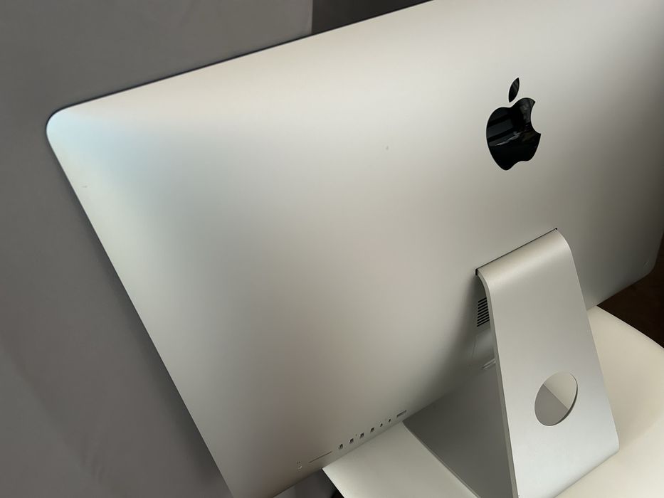 Apple iMac 27 5k 3.8GHz 64GB 2TB Fusion Radeon 8GB