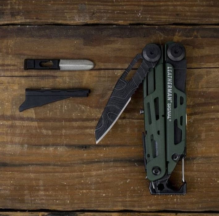 Leatherman Signal Green Topo мультитул