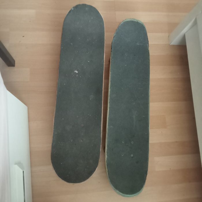 Vendo dois skates