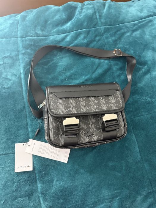 Mala lacoste The Blend com Aba de Clip