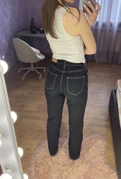 Чёрные джинсы