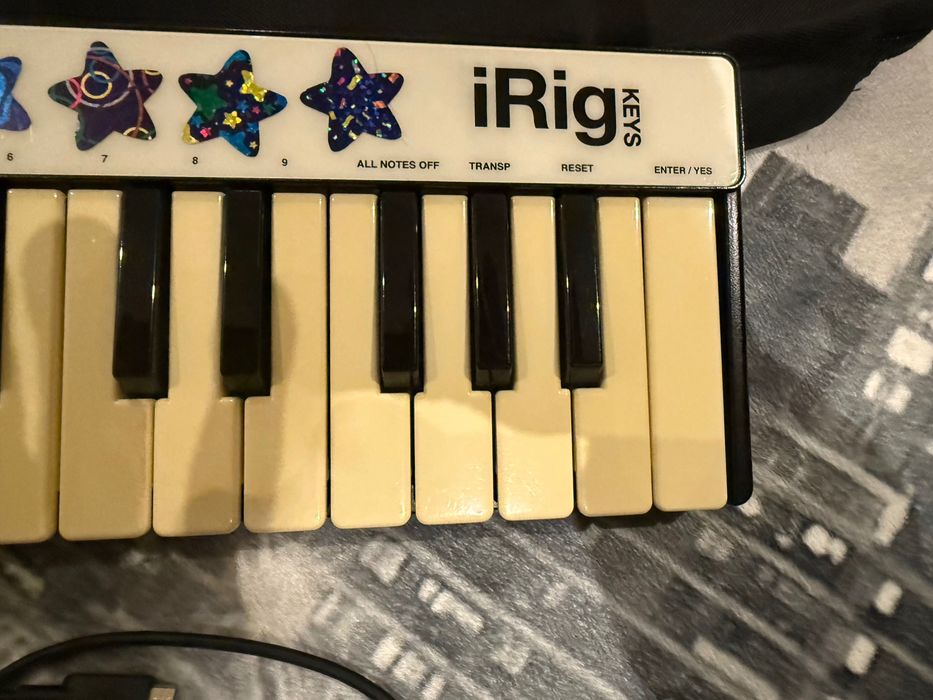 Controlador midi Irig Keys