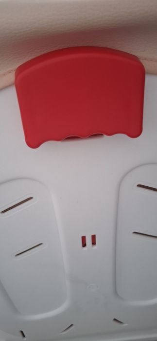 Стільчик для годування