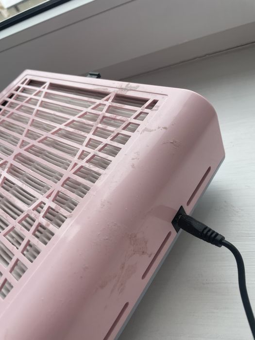 Витяжка для манікюру