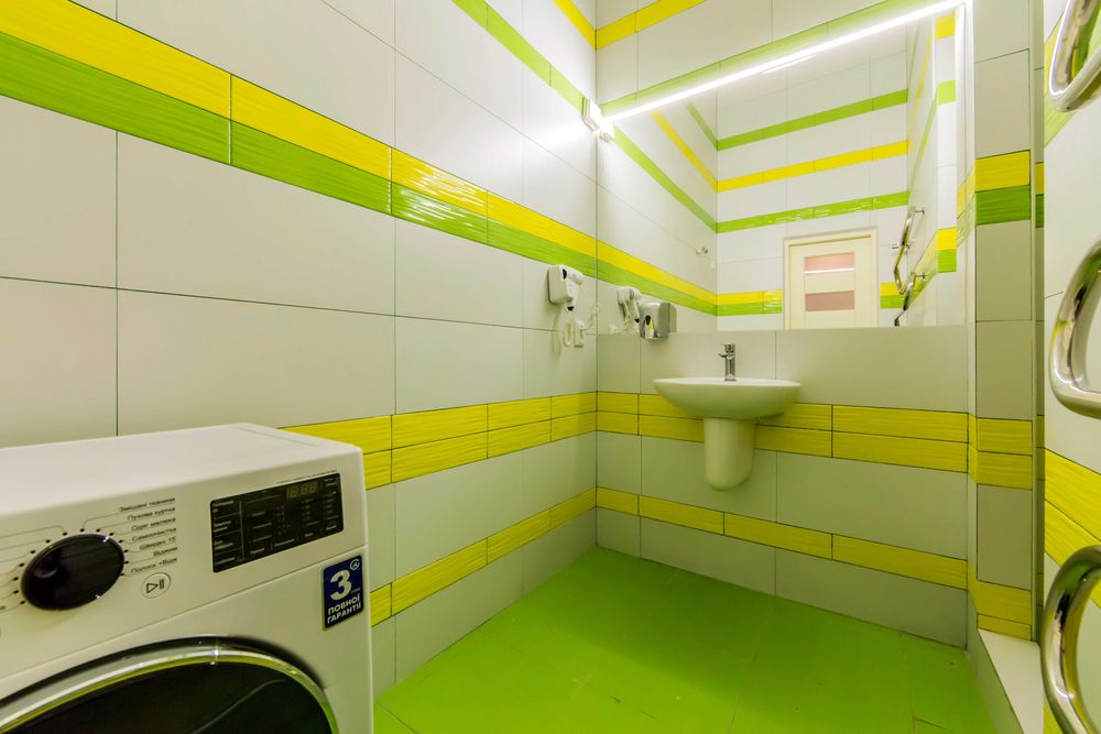 Первая неделя 700 грн!  Соломенка! рядом Вокзал. Всегда есть свет.