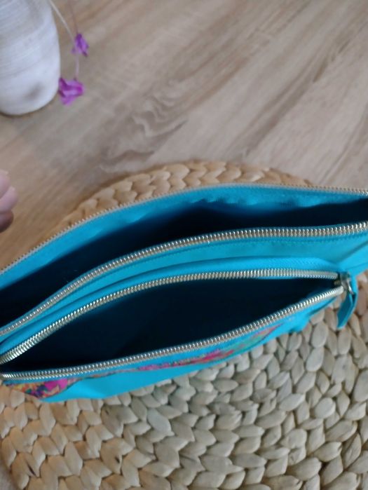 Kosmetyczka materiałowa z kieszonką, niebieska