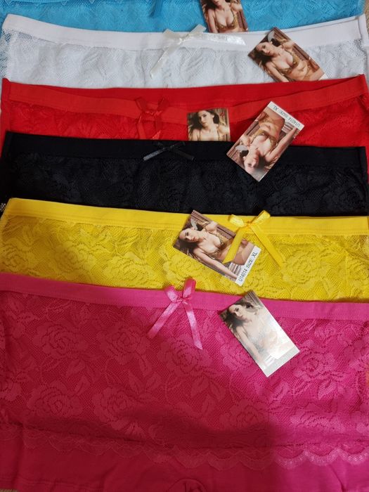 Білизна: бюстгальтер та трусики