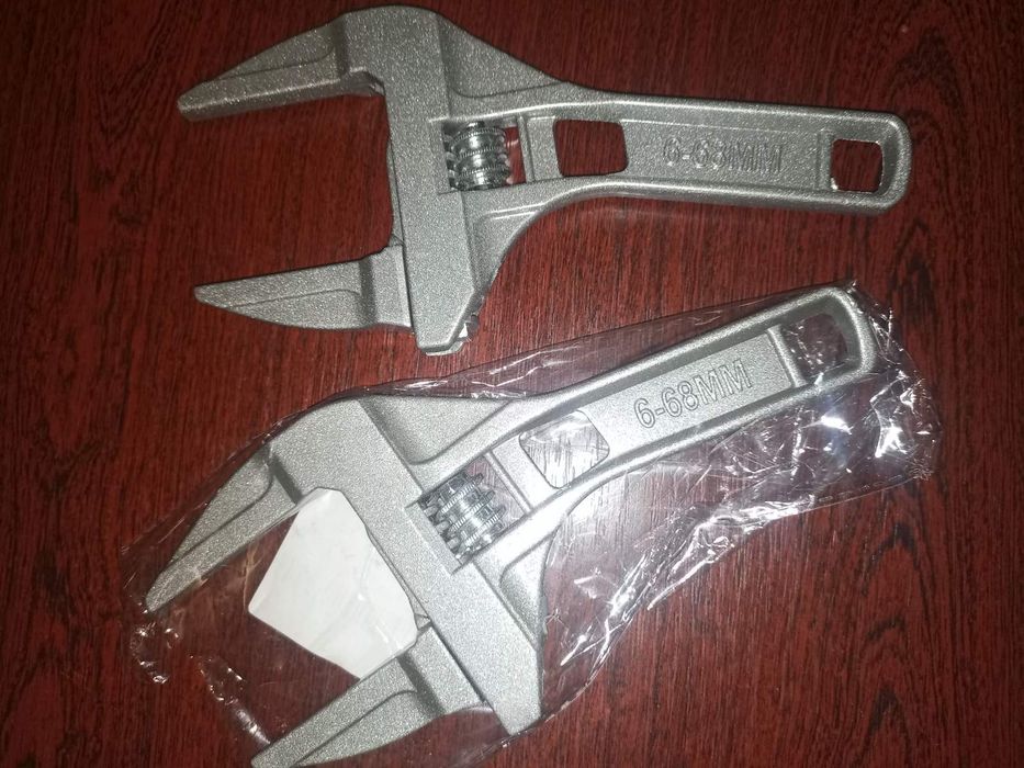 Ключ разводной новый