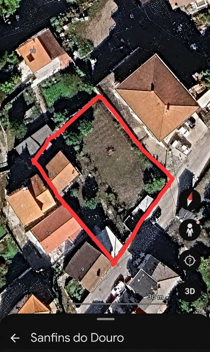 Moradia T2+1 com terreno com 925m²