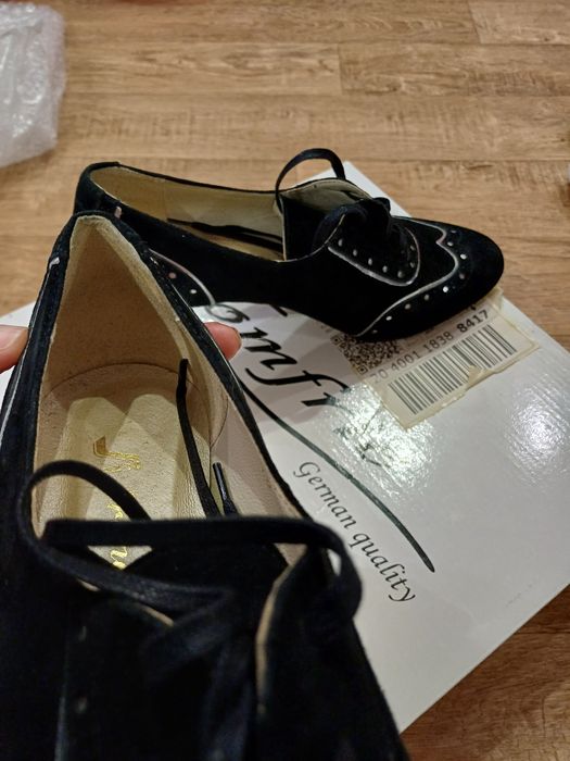 Замшеві туфлі 38р