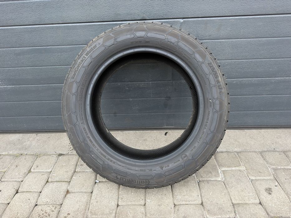Pojedyncza opona zimowa Continental 225/55/17C 109/107T