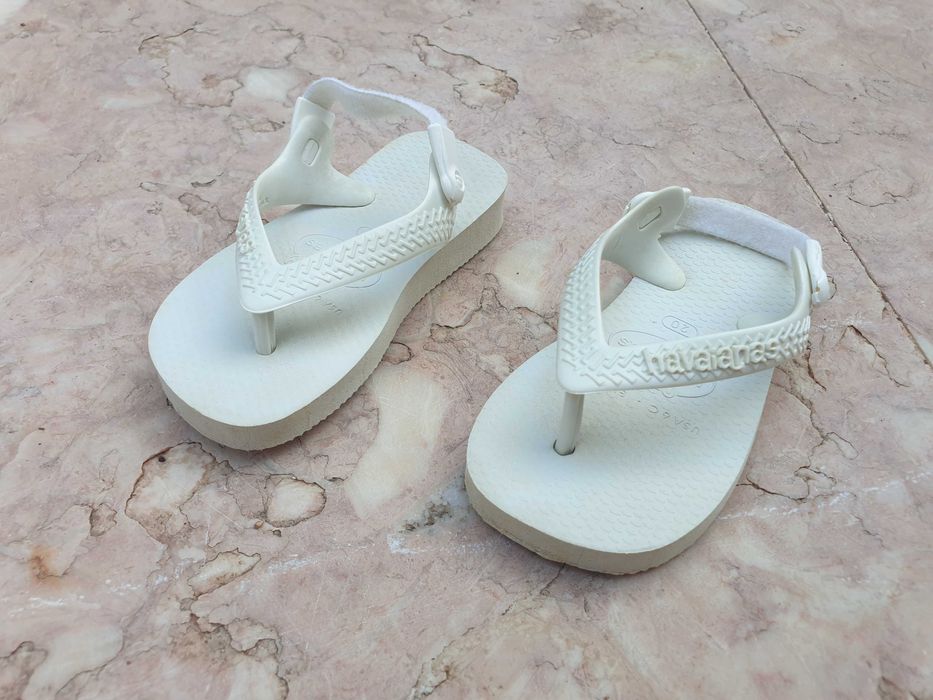 Havaianas brancas para bébé