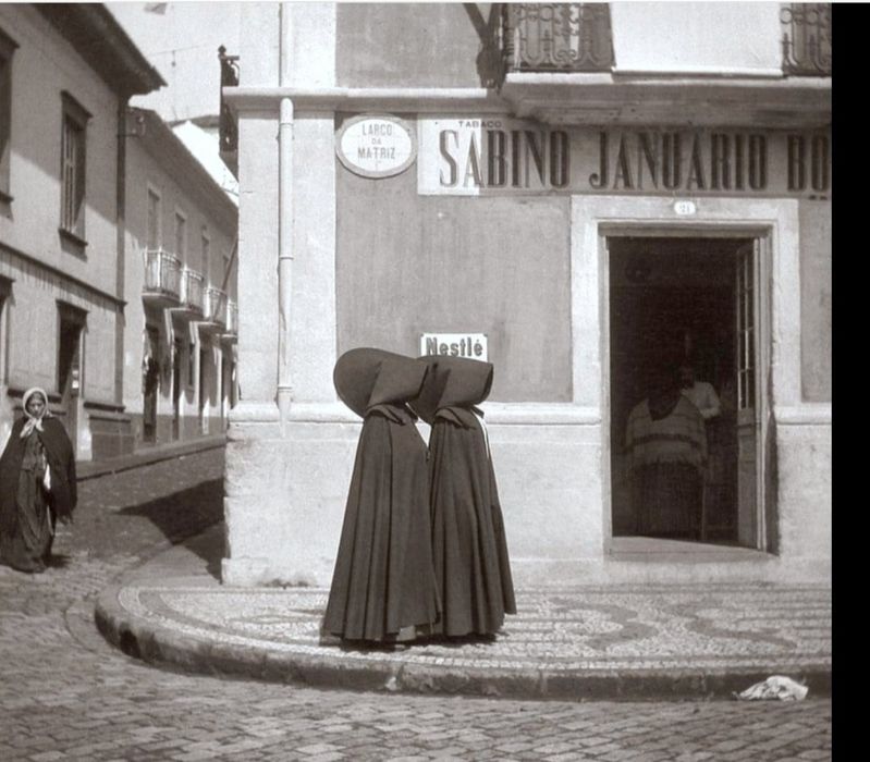 Avental de garrafas bordado da Ilha do Faial