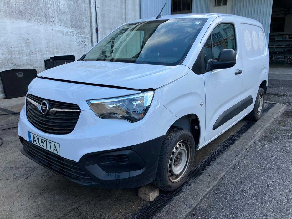 Salvado Opel	Combo (K9) 1.5D | 102cv | 2023 | 278.201 Km