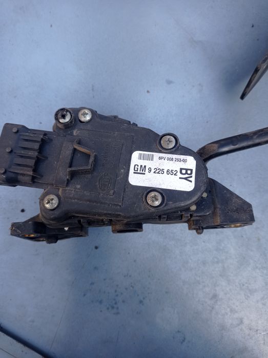 Педаль газу  Opel Vectra B 1.6 1.8 бензин Опель