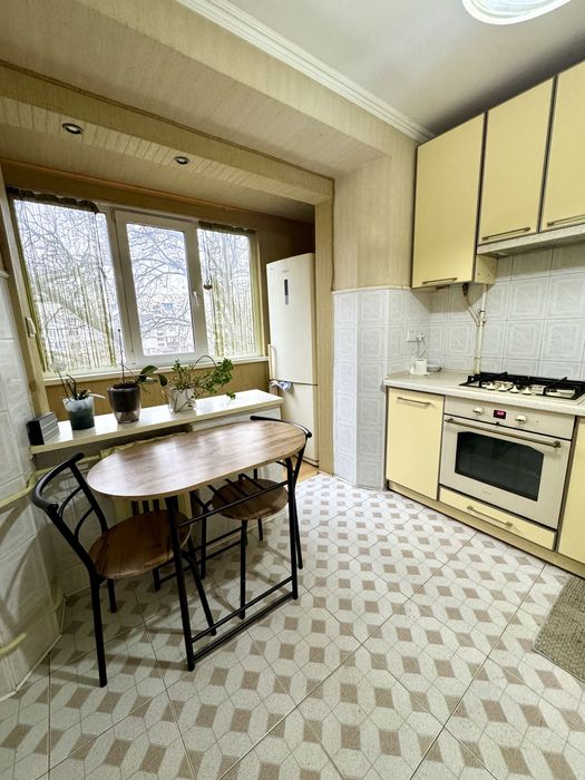 Здам 3-х кімнатну чешку вул.Героів Майдану-Комарова