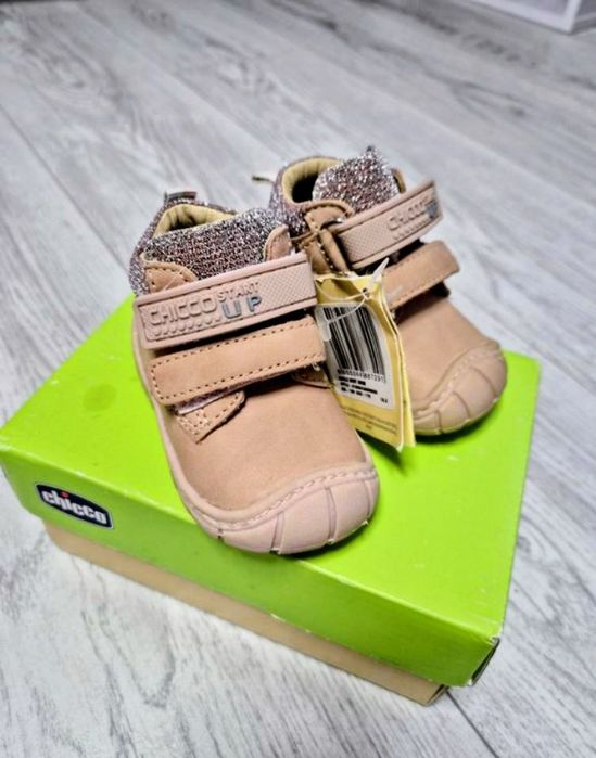 Дитяче взуття для перших кроків, розмір 17.