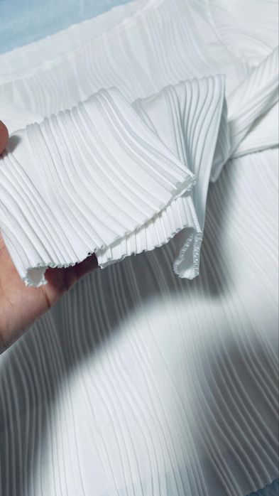 Білий нарядний жіночий лонгслів