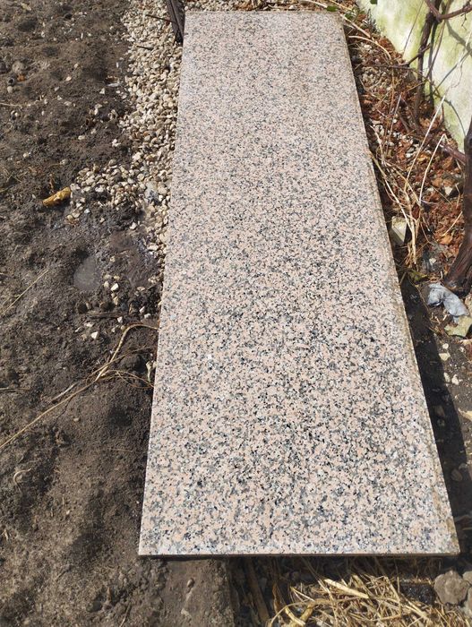 Tampo em pedra mármore