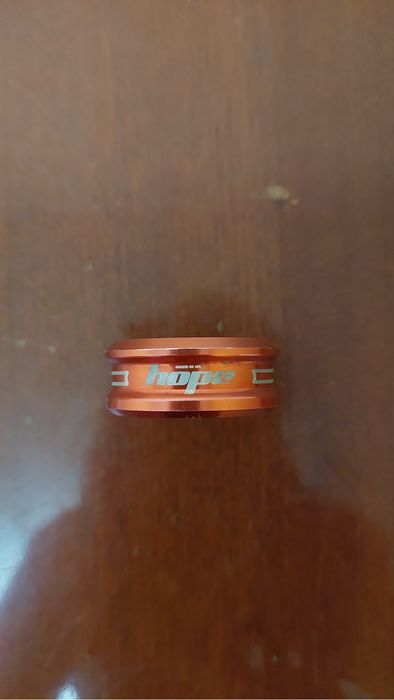 Продам запчастини до велосипеда обода,амортизатор,тормоза,перекидки.