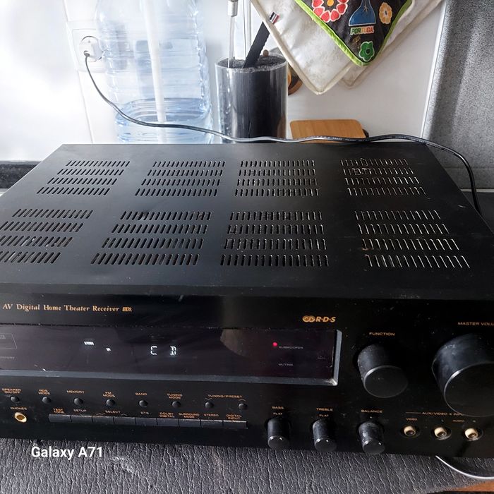 Amplificador  teac modelo nas fotos
