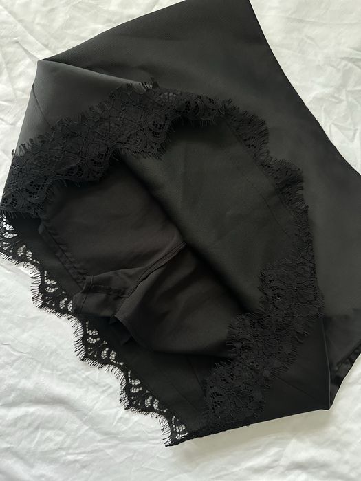 Модна нова спідниця-шорти від Zara