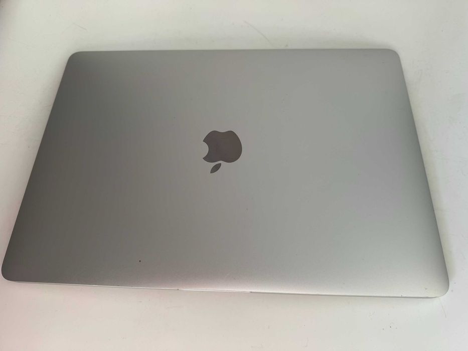 Macbook Pro 13 A1708  i5 Turbo 3.6 GHz 4 wątki 8 GB LPDDR3 256SSD