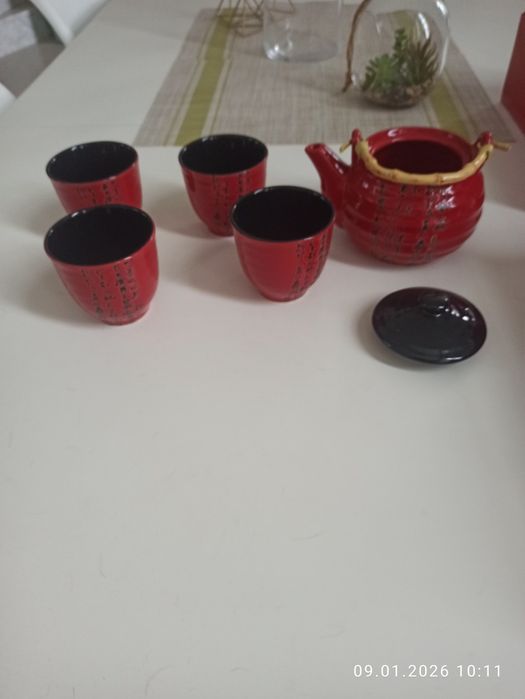 Керамічний чайний набір.