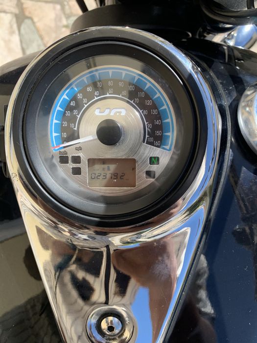 Chopper UM COMMANDO CLASSIC 125 com extras