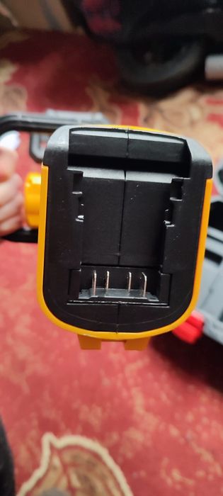 Пилка типу DeWalt 20v