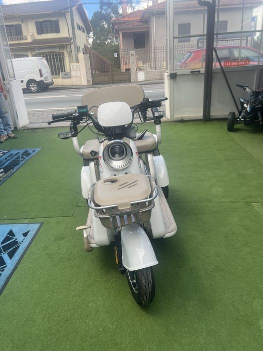Motociclo eletrica nova