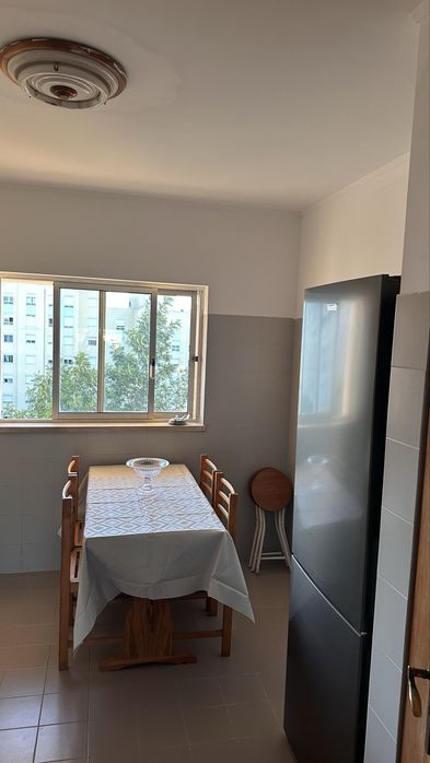 Quarto no monte a 5min estacao pragal