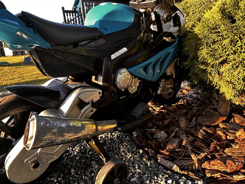 Sky blue Motocykl,  motor BMW S1000 RR na akumulator,  na licencji