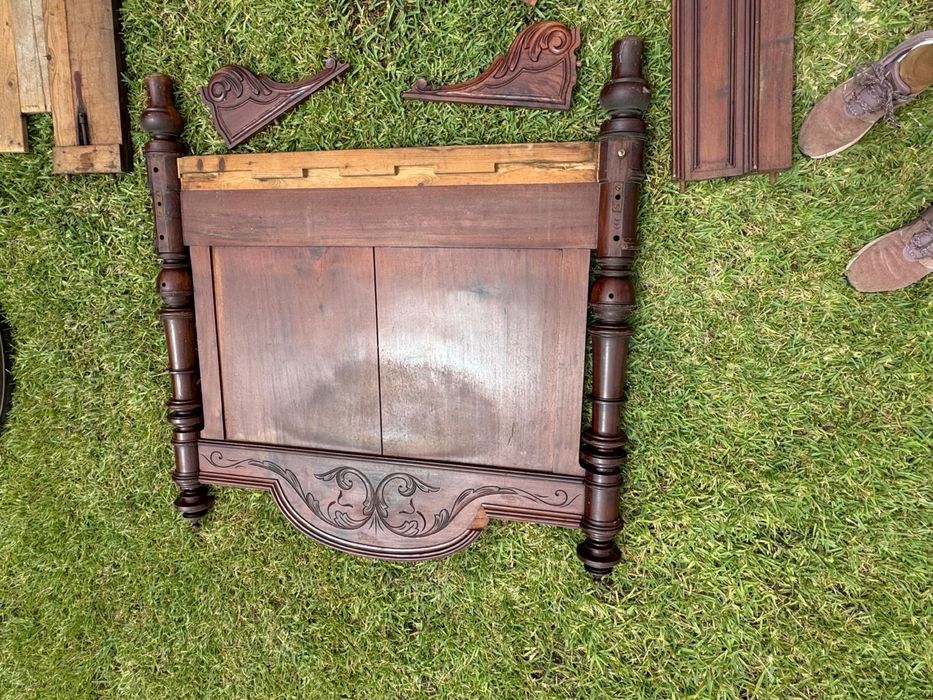 Puzzle de duas camas antigas!