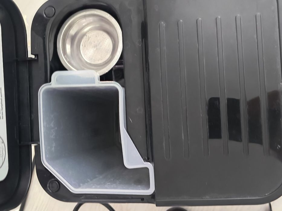 Ekspres do kawy DeLonghi Stilosa EC230 BK