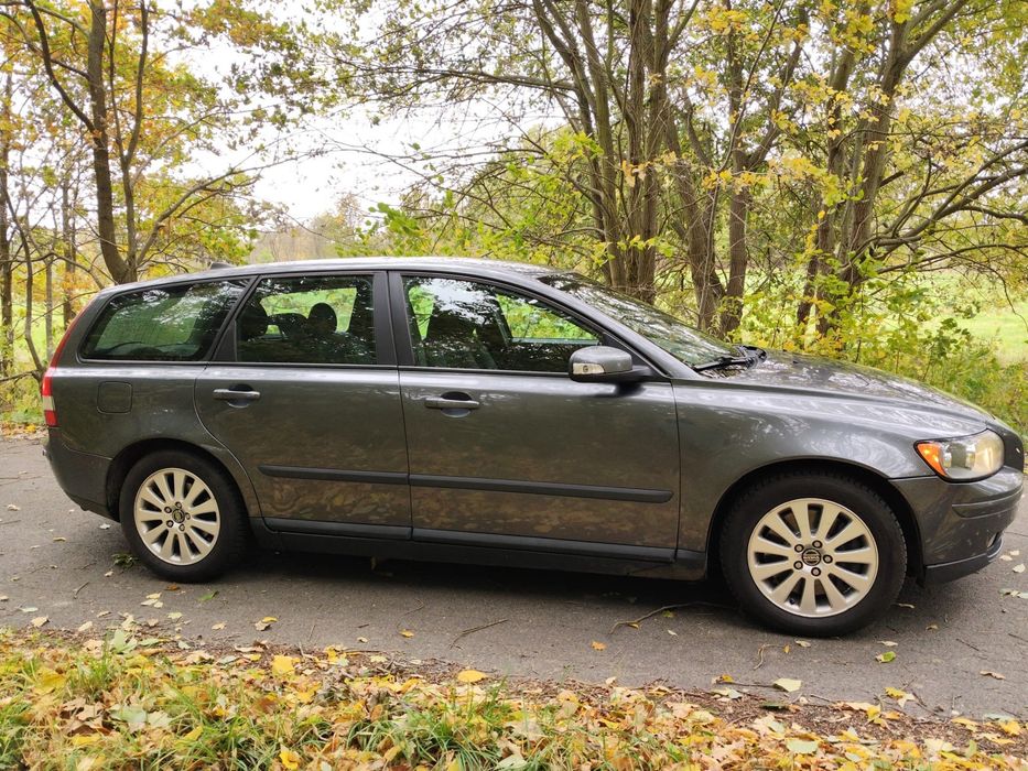 Volvo v50 2,4d5 180km automat