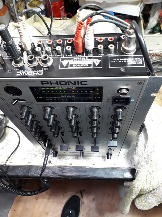 Mesa de som stereo Phonic mx 600