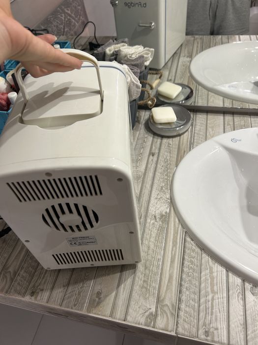 Міні-холодильник для косметики b.fridge 4 л, білий