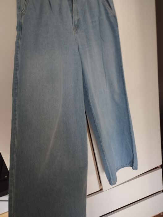 Niebieskie spodnie jeansowe damskie denim szeroka nogawka Sinsay S