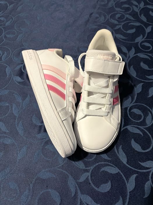 Vendo sapatilhas adidas menina como novas
