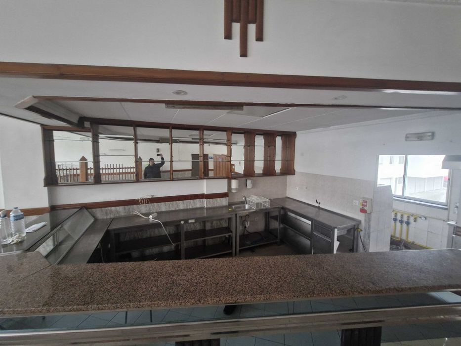 ARRENDA-SE Café Snack Bar