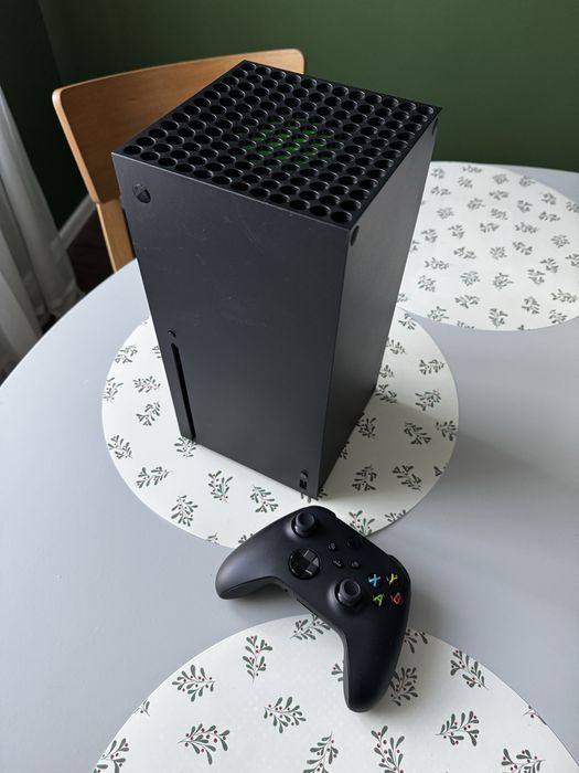 Ігрова приставка Microsoft Xbox Series X 1TB консоль